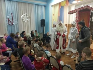 Новогодние поздравления продолжаются