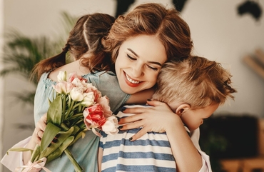 Объявлен конкурс видеороликов "Подарок любимой маме", приуроченный Всероссийскому празднику - Дню матери